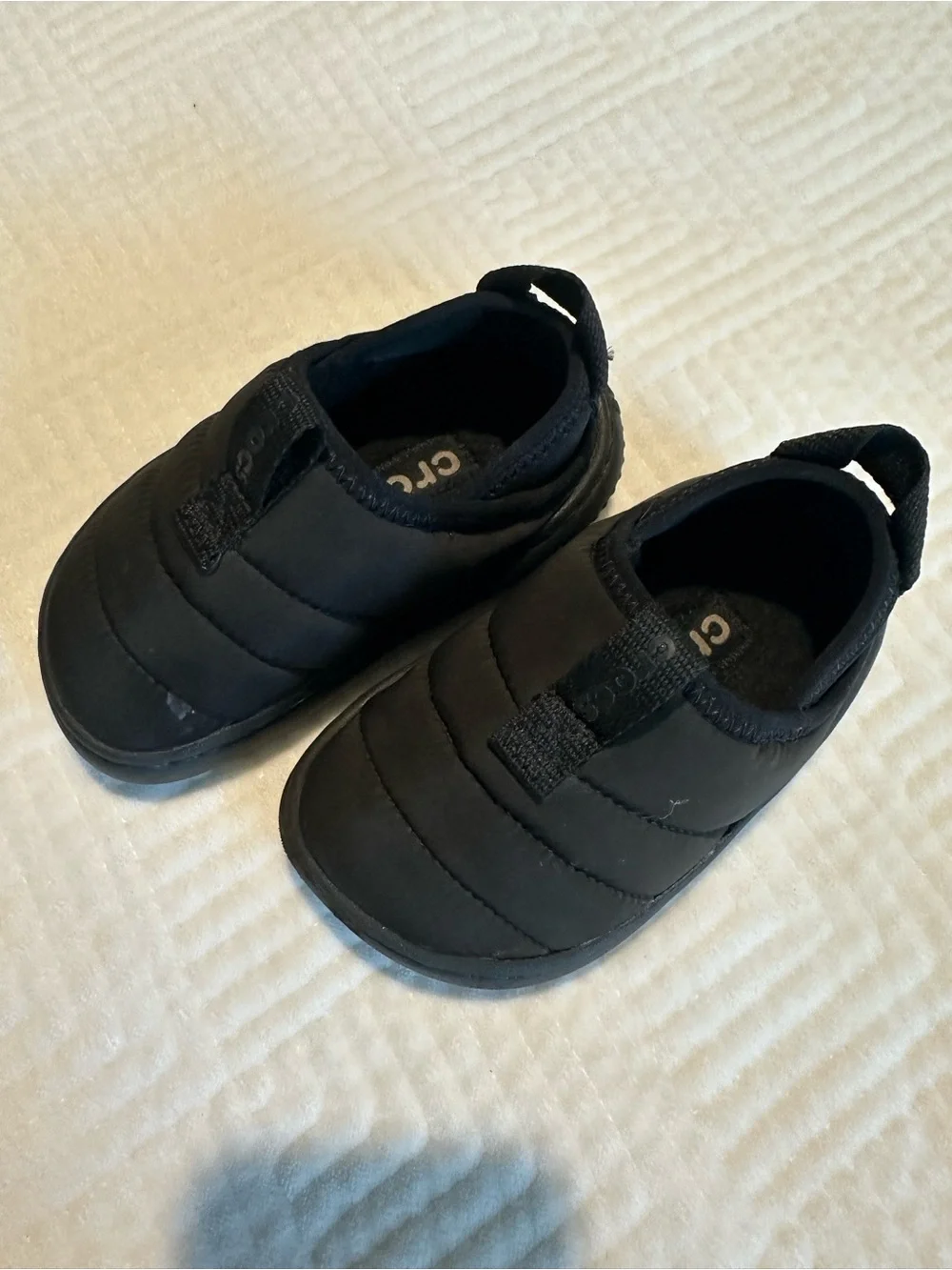 CROCS Kids Quilted Slip-On Slippers in Black